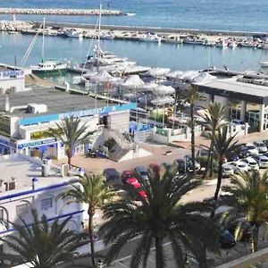 Estepona Puerto Ideal Location